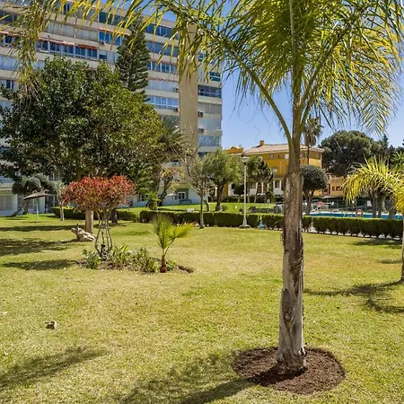 Acogedor, Terraza, Piscina Y Mar