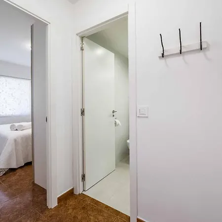 Acogedor, Terraza, Piscina Y Mar * Бенальмадена