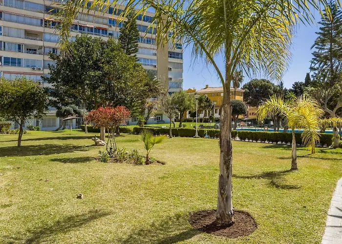 Acogedor, Terraza, Piscina Y Mar